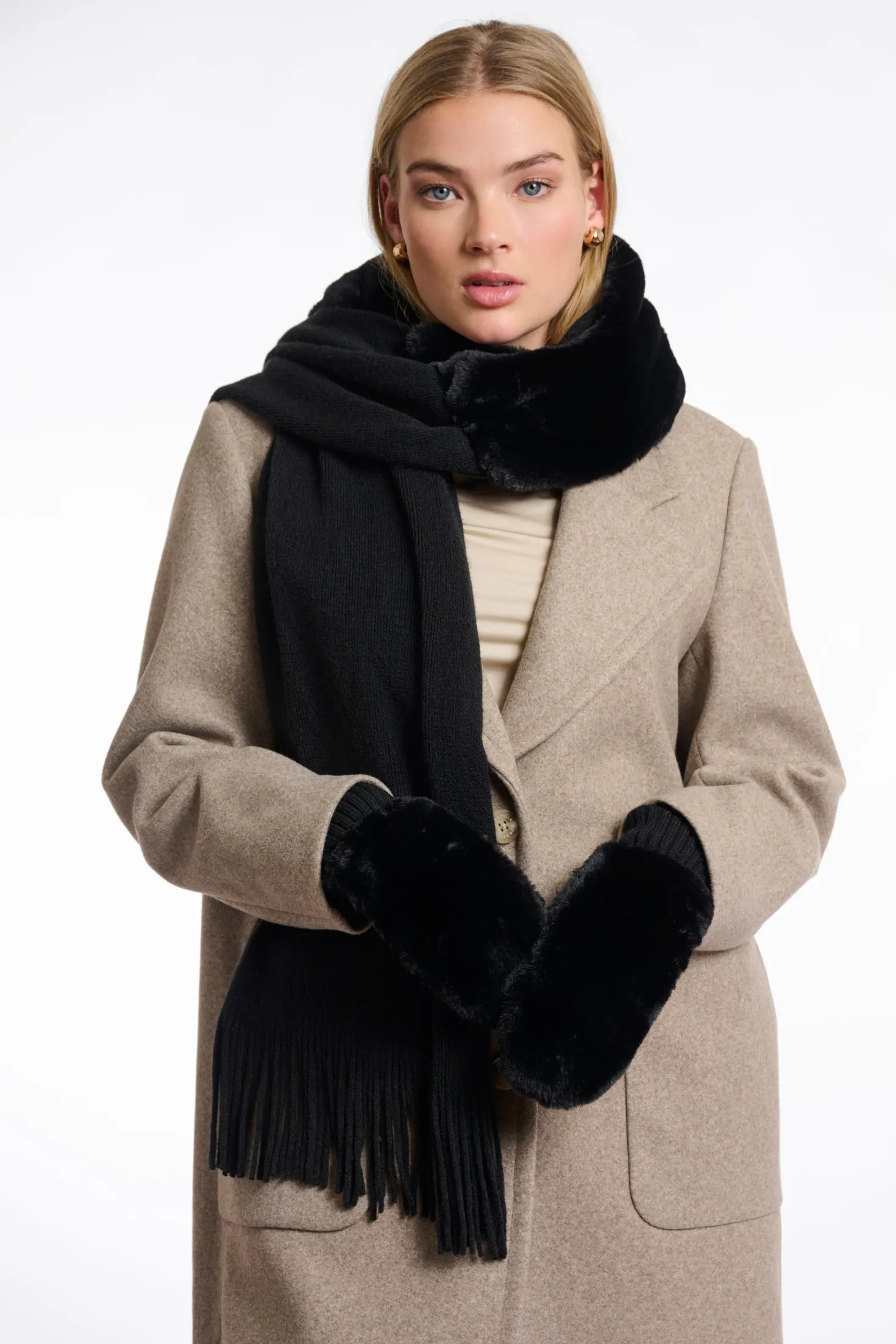 Oxo faux fur gloves